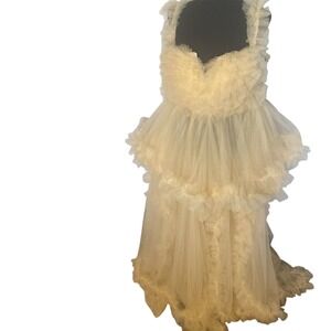 HJ Cream Tulle Ruffle Gown Corset Back Tiered Avant Garde Formal Dress Size S/M